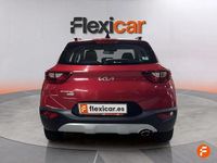 Usado Kia Stonic 100 CV (73 kW) 2024 Rojo SUV