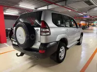 Usado Toyota Land Cruiser 173 CV (127 kW) 2006 Gris / plata SUV
