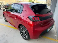 Usado Peugeot 208 Allure 100 CV (73 kW) 2020 Rojo Utilitario