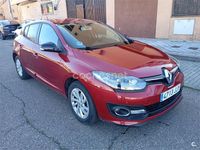 Usado Renault Mégane LIMITED 95 CV (69 kW) 2015 Granate Berlina