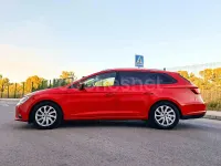 Usado Seat Leon Style 110 CV (80 kW) 2016 Rojo Familiar
