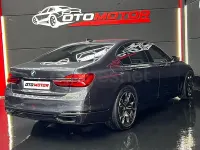 Usado BMW 730 Comfort Edition 265 CV (194 kW) 2018 Gris / plata Berlina