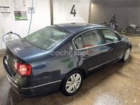Usado VW Passat Highline 150 CV (110 kW) 2005 Azul Berlina