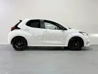 Usado Toyota Yaris Hybrid Style 116 CV (85 kW) 2021 Blanco Berlina