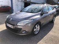 Usado Renault Mégane GrandTour Expression 105 CV (77 kW) 2010 Gris / plata Familiar