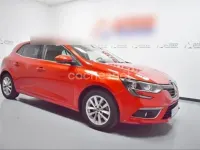 Usado Renault Mégane 90 CV (66 kW) 2017 Rojo Berlina