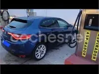 Usado Renault Mégane Zen 140 CV (102 kW) 2019 Azul Berlina
