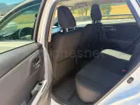 Usado Toyota Auris Active 112 CV (82 kW) 2016 Blanco Familiar