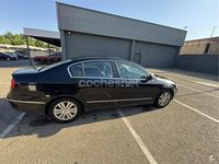 Usado VW Passat Highline 140 CV (102 kW) 2005 Negro Berlina