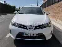 Usado Toyota Auris Hybrid Active 136 CV (100 kW) 2013 Blanco Berlina