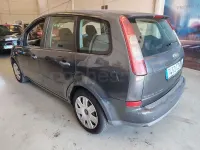 Usado Ford C-MAX Ghia 136 CV (100 kW) 2004 Gris / plata Monovolumen