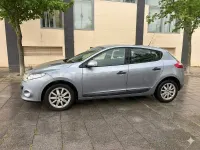 Usado Renault Mégane Dynamique 105 CV (77 kW) 2010 Gris / plata Berlina