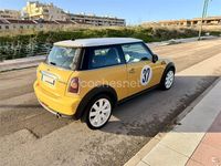 Usado Mini Cooper D 110 CV (80 kW) 2009 Amarillo Utilitario