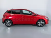 Usado Hyundai i20 100 CV (73 kW) 2024 Rojo Utilitario