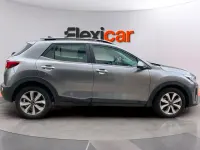 Usado Kia Stonic 101 CV (74 kW) 2024 Gris SUV