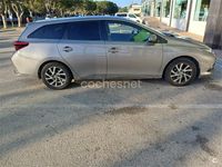 Usado Toyota Auris Hybrid Active 136 CV (100 kW) 2016 Gris / plata Familiar
