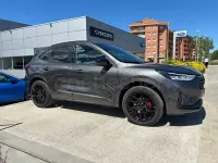 Usado Ford Kuga ST-Line X 243 CV (178 kW) 2025 Gris / plata SUV