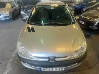 Usado Peugeot 206 70 CV (51 kW) 2005 Gris / plata Berlina
