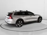 Usado Volvo V60 CC 197 CV (144 kW) 2021 Gris / plata Familiar