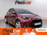Usado Toyota Yaris Hybrid Active 116 CV (85 kW) 2021 Granate Berlina