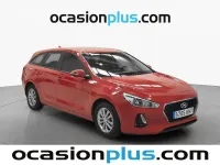 Usado Hyundai i30 120 CV (88 kW) 2018 Rojo Familiar