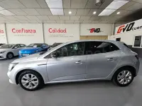 Usado Renault Mégane LIMITED 140 CV (102 kW) 2019 Gris / plata Berlina