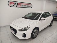 Usado Hyundai i30 Style 140 CV (102 kW) 2018 Blanco Berlina