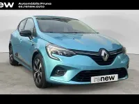Używany Renault Clio V LIMITED 91 KM (66 kW) 2022 Niebieski Sedan/Limuzyna