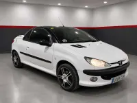 Usado Peugeot 206 CC 109 CV (80 kW) 2002 Descapotable