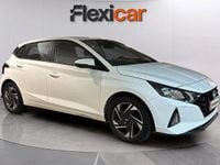 Usado Hyundai i20 101 CV (74 kW) 2021 Blanco Berlina