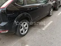Usado Ford Focus Trend 109 CV (80 kW) 2008 Negro Berlina