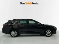 Usado Seat Leon ST Style 131 CV (96 kW) 2022 Negro Familiar