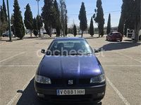 Usado Seat Cordoba Stella 90 CV (66 kW) 2000 Azul Berlina