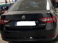 Usado Skoda Superb Style 150 CV (110 kW) 2018 Negro Berlina