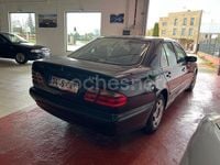 Usado Mercedes E220 Avantgarde 143 CV (105 kW) 2002 Azul Berlina