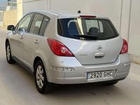 Usado Nissan Tiida Tekna 110 CV (80 kW) 2008 Gris / plata Utilitario
