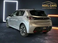 Usado Peugeot 208 Allure 100 CV (73 kW) 2023 Gris Utilitario
