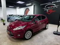 Usado Ford Fiesta Titanium 120 CV (88 kW) 2010 Violeta / lila Berlina