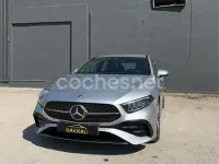 Usado Mercedes A180 136 CV (100 kW) 2024 Gris / plata Berlina