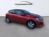 Usado Renault Clio Intens 90 CV (66 kW) 2021 Rojo deseo Utilitario