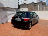Usado Toyota Auris Hybrid Active 135 CV (99 kW) 2011 Negro Berlina
