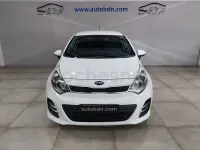Käytetty Kia Rio 84 HP (61 kW) 2016 Valkoinen Viistoperä