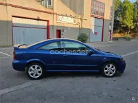 Usado Opel Astra Edition 147 CV (108 kW) 2001 Azul Coupe