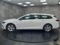Usado Opel Insignia Business 122 CV (89 kW) 2022 Blanco Familiar