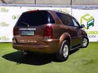 Usado Ssangyong (KGM) Rexton 120 CV (88 kW) 2004 Marrón SUV