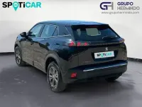Usado Peugeot 2008 Active 110 CV (80 kW) 2022 Negro SUV
