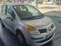 Usado Renault Modus Dynamique 85 CV (62 kW) 2005 Gris / plata Monovolumen