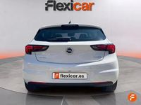 Begagnad Opel Astra Dynamic 125 HK (91 kW) 2018 Vit Sedan