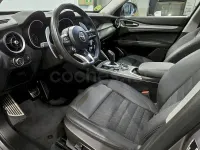 Usado Alfa Romeo Stelvio Sprint 190 CV (139 kW) 2021 Gris / plata SUV