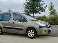 Usado Citroën Berlingo Feel 120 CV (88 kW) 2014 Marrón Monovolumen